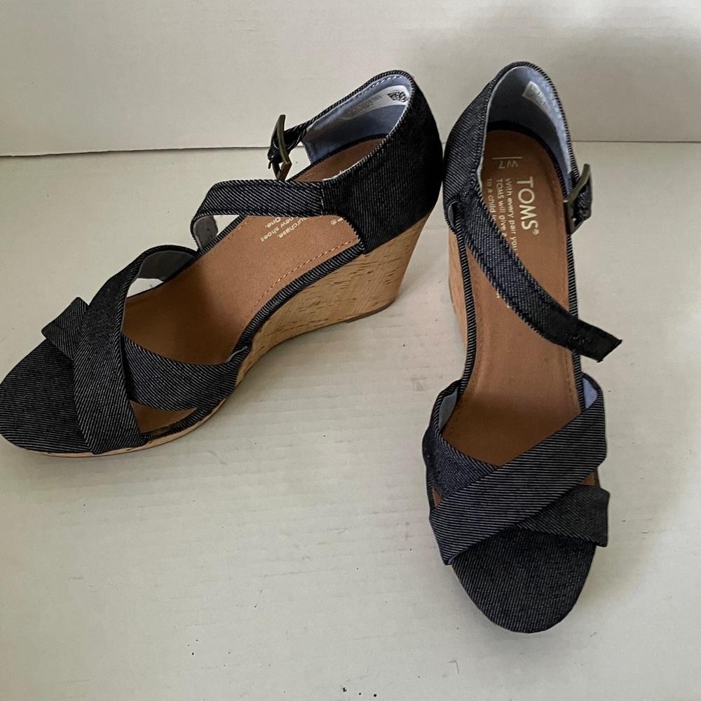 TOMS Women's Denim Wedge Sandals like new, size 7